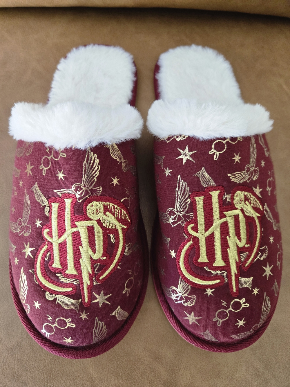 Harry Potter Official Burgundy Gold Faux Fur Slippers Women's 7/8